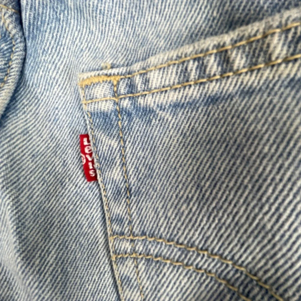 Levi's Women 24x31 '94 Baggy Jeans Light Wash Blue High Rise‎ Denim Retro